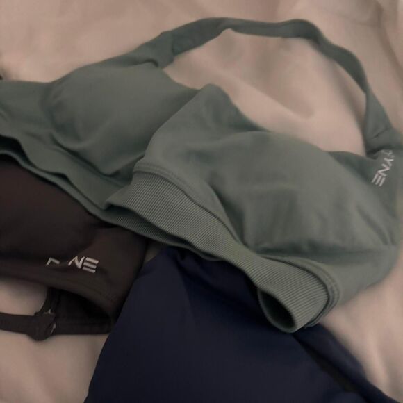 DFYNE Medium Activewear Bundle Halter Strappy Lot of 7 Red Blue Sports Bras - Picture 5 of 8